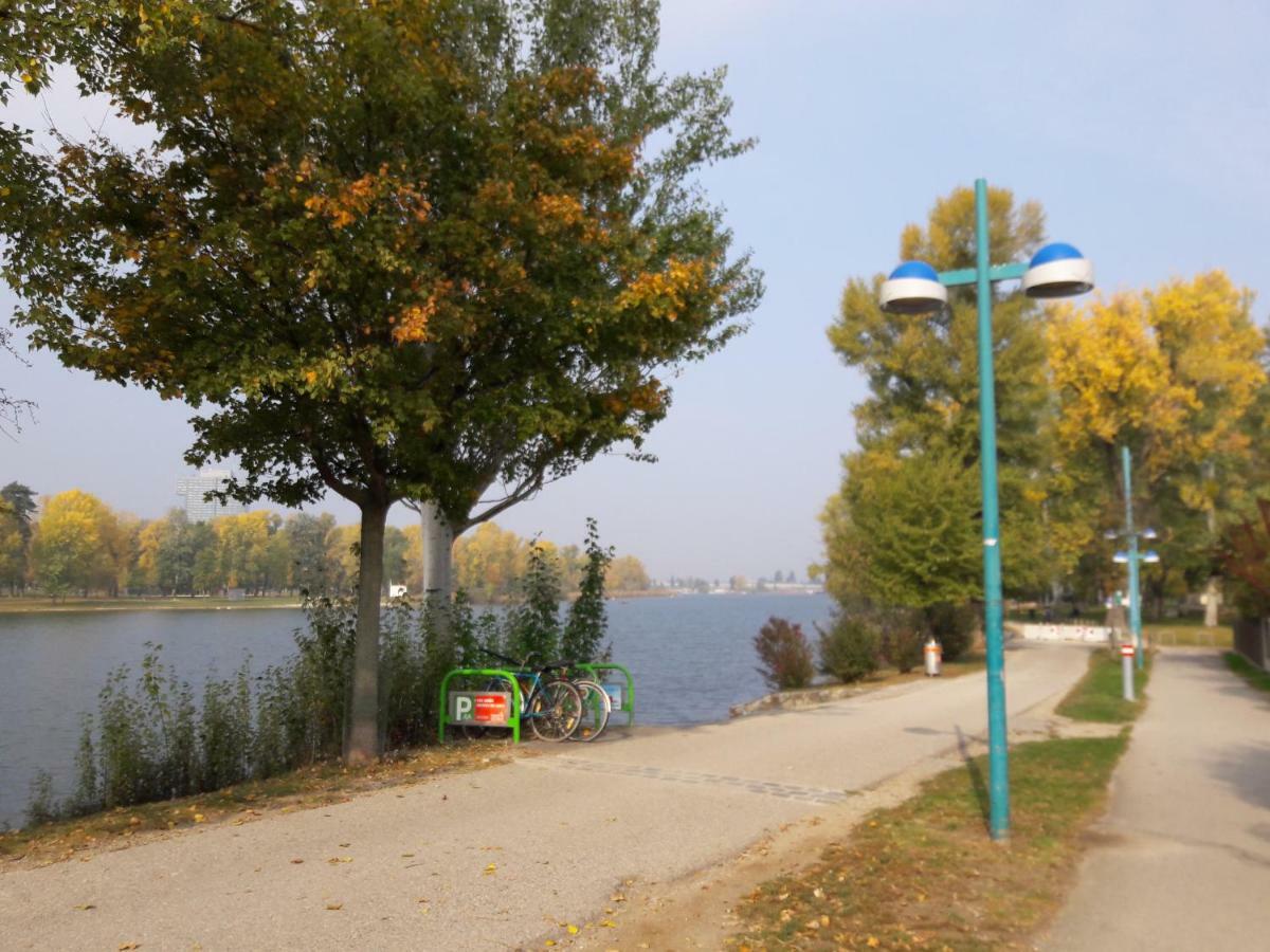 Bungalow At Lake Alte Donau Wien Exteriör bild